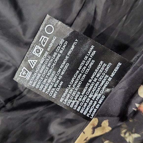 Weatherproof women's quilted hooded adjustable waist winter coat, black M - Picture 9 of 11